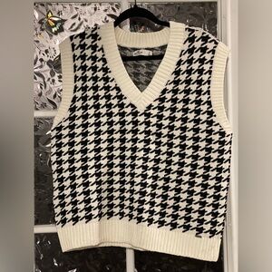 Hollister Monochrome Knit Sweater